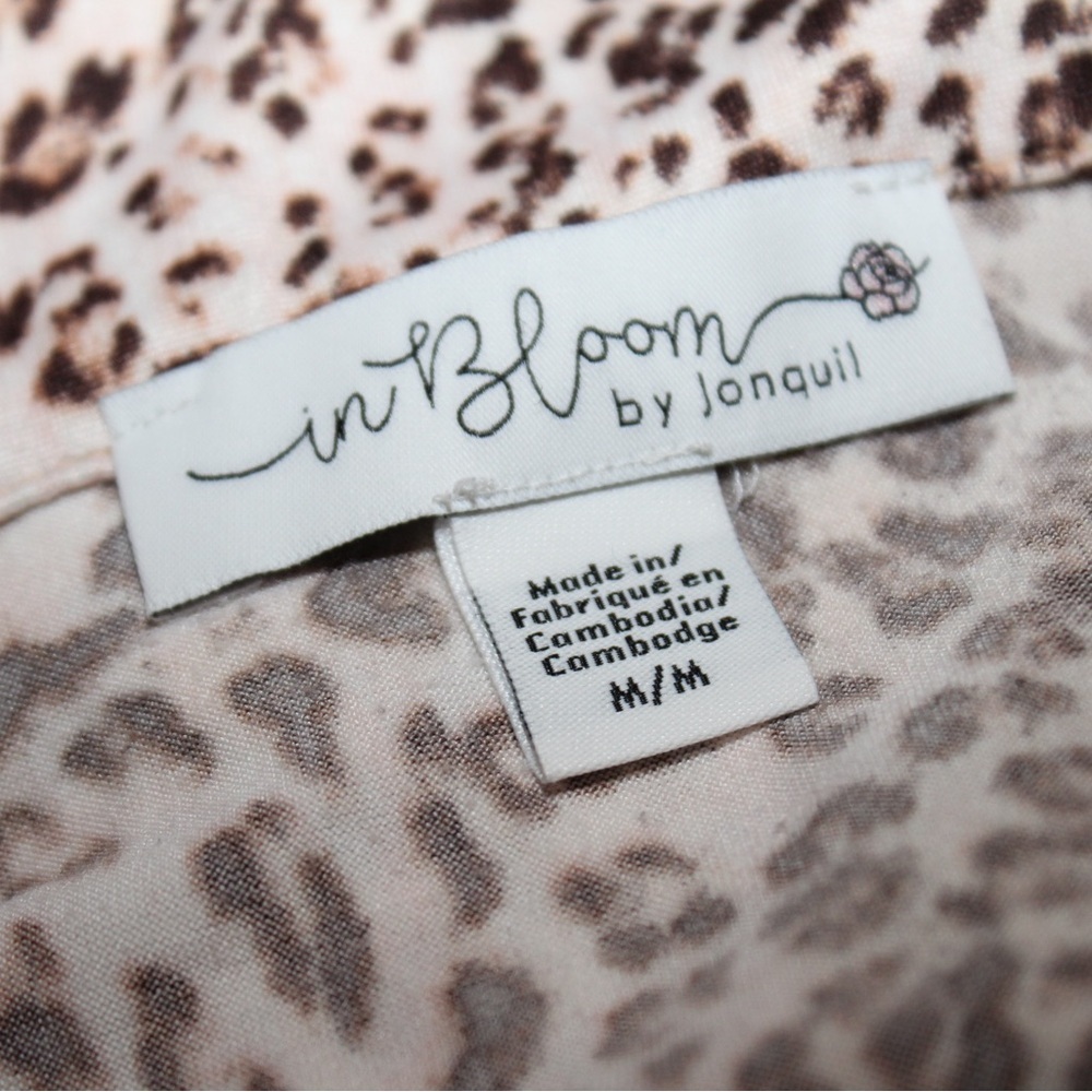 In bloom by Jonquil Women’s Medium Leopard Pajama Top - Picture 2 of 5
